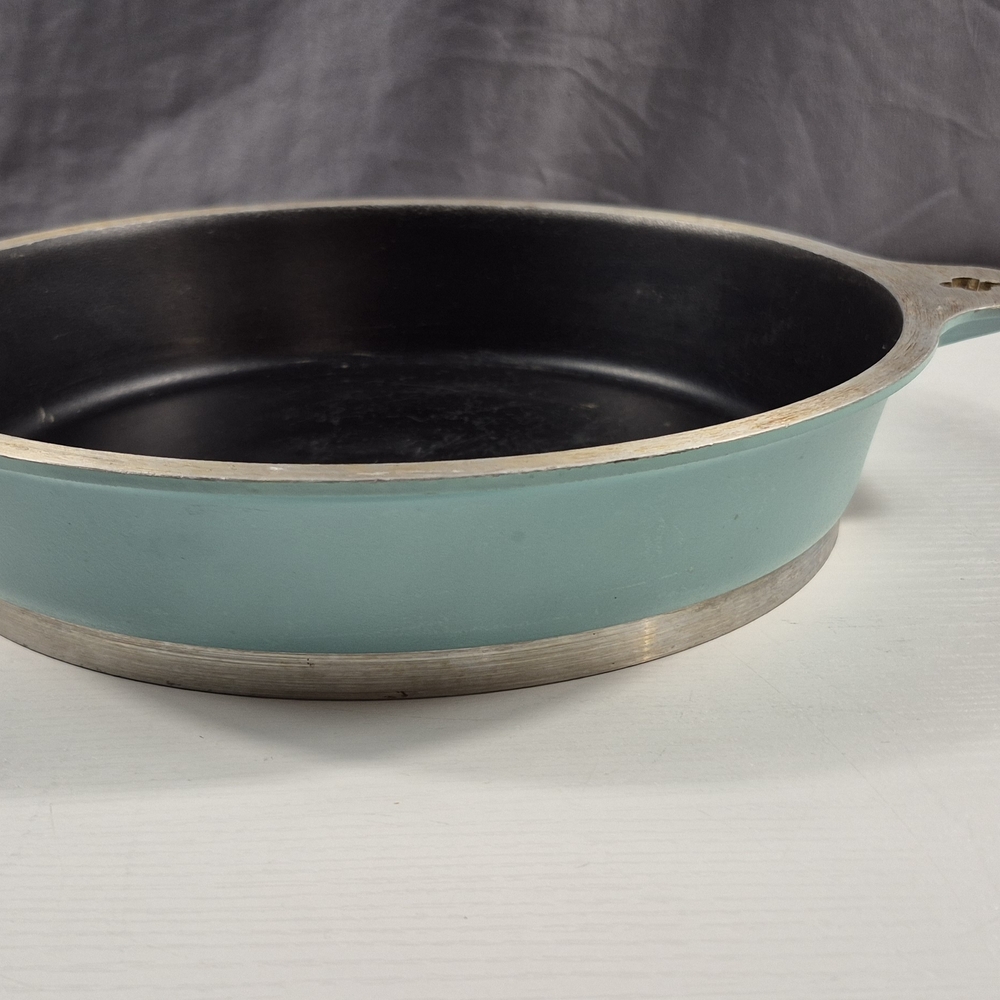 Club Non-Stick Black Cast Iron Skillet